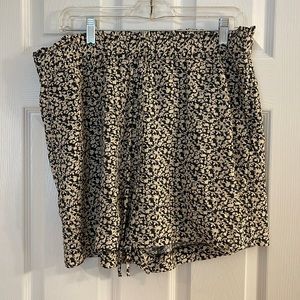 Never Worn NWT Banana Republic Shorts